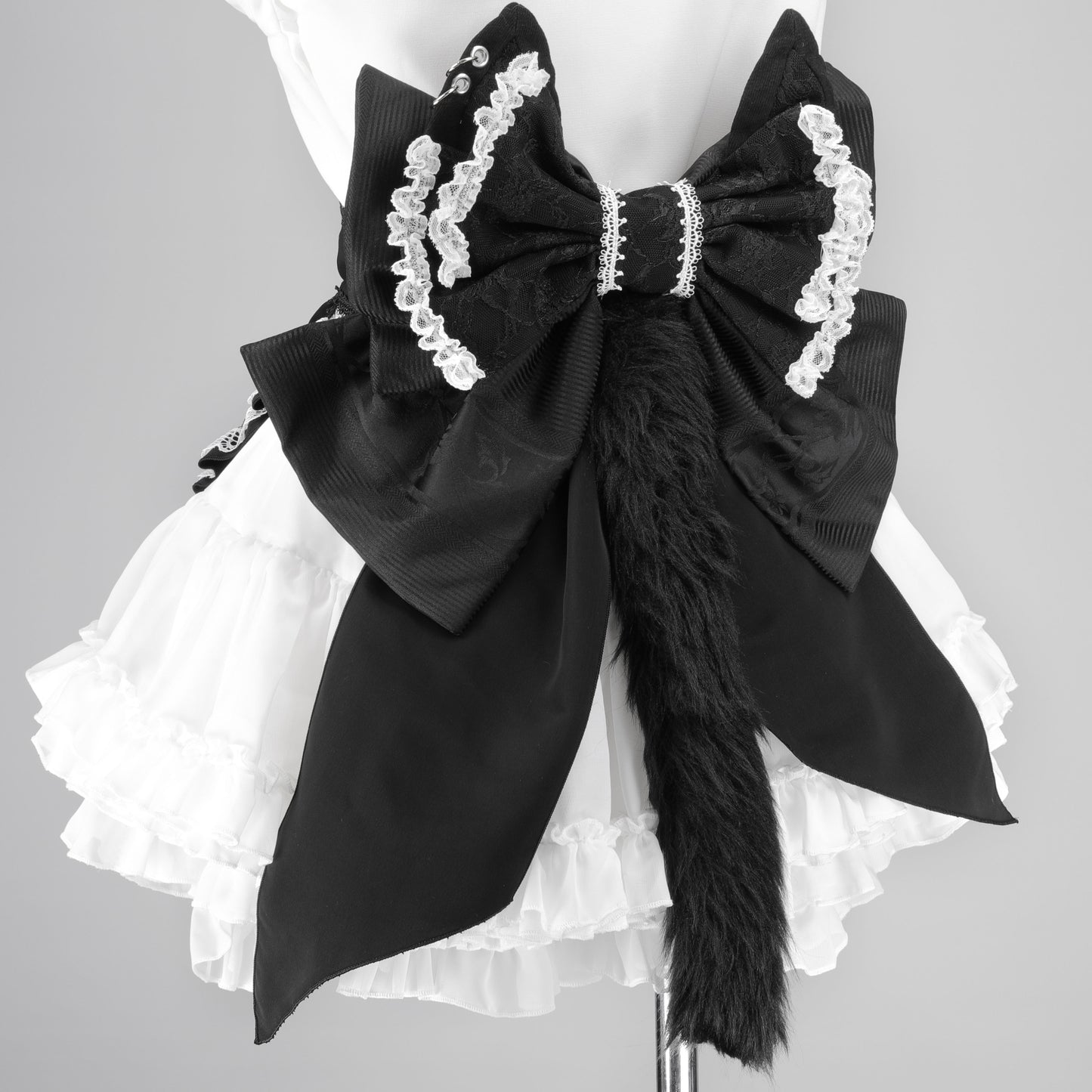 CAT TAIL MINI APRON RIBBON OBI (BLACK x WHITE)
