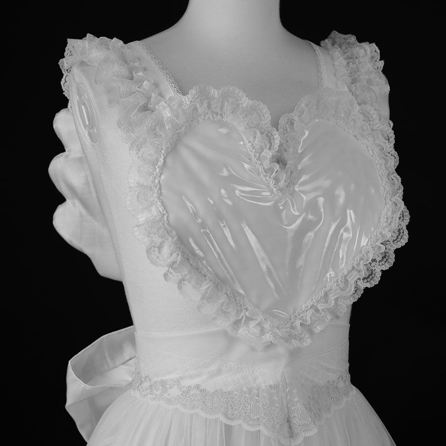 NEQ HEART WING APRON (WHITE)