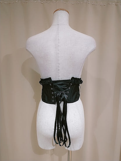 花边花边很短的紧身胸衣