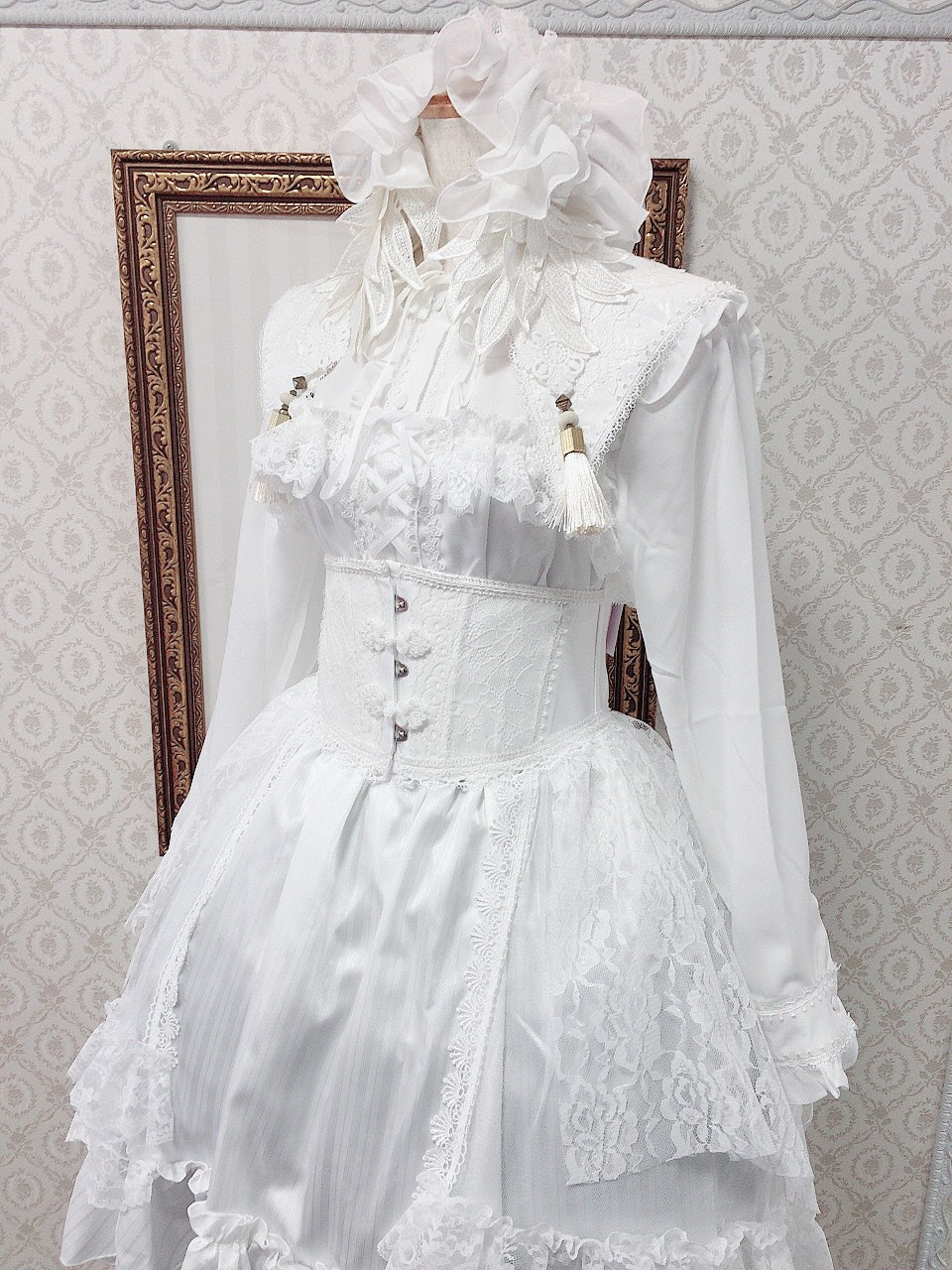 中国按钮非常短的紧身胸衣(白色X白色)