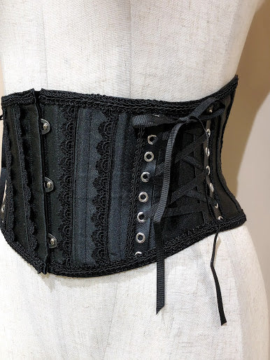 侧蕾丝皮带非常短的紧身胸衣(黑色)