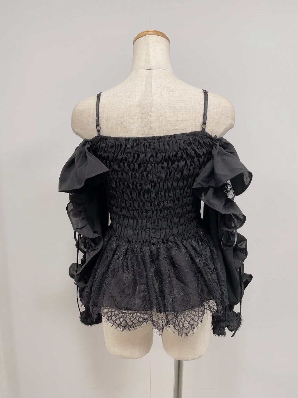 带状袖子脱离肩splum上衣(黑色)