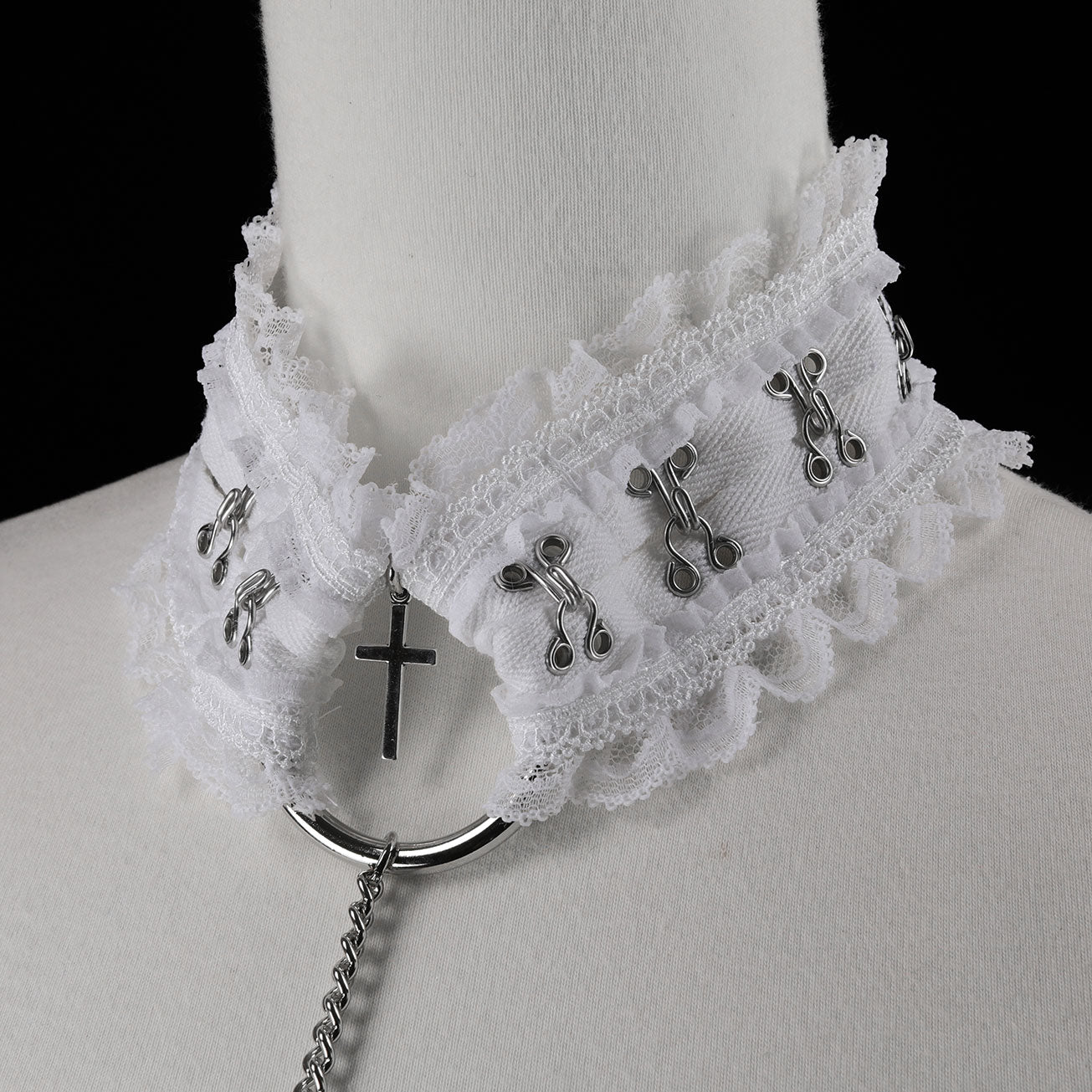 CHAINED CHOKER SKIRT PANTS (WHITE)