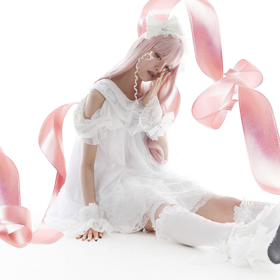 RIBBON HOLLIC ONE PIECE (WHITE)
