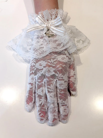 GLOVES WITH BUTTERFLY CHARM (WHITE×GOLD)