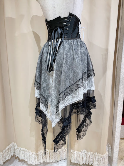 TIERED LACE TAIL VERY SHORT CORSET (BLACK × WHITE)