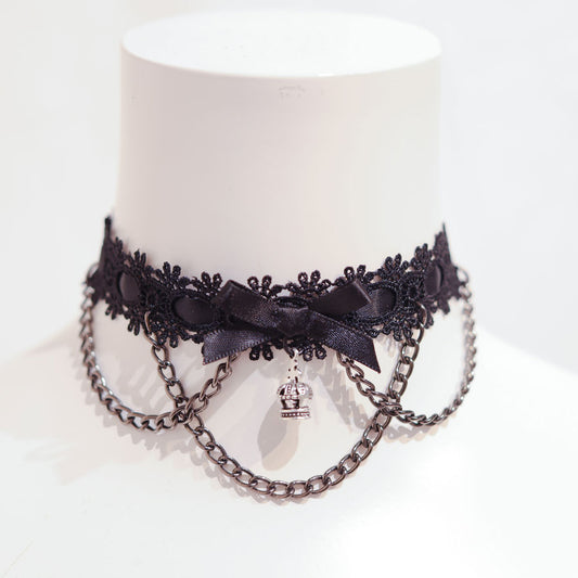 LADDER LACE CHOKER WITH CROWN CHARM  (BLACK)