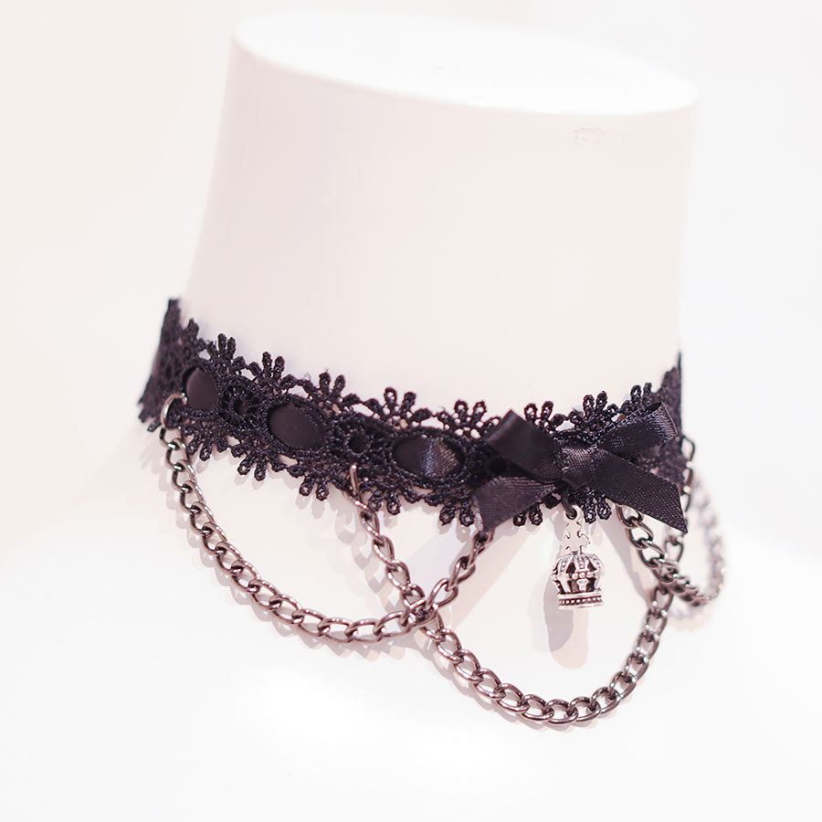 LADDER LACE CHOKER WITH CROWN CHARM  (BLACK)